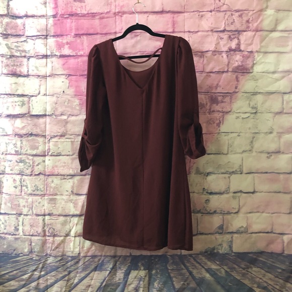 Burgundy to the knee dress - Picture 2 of 2